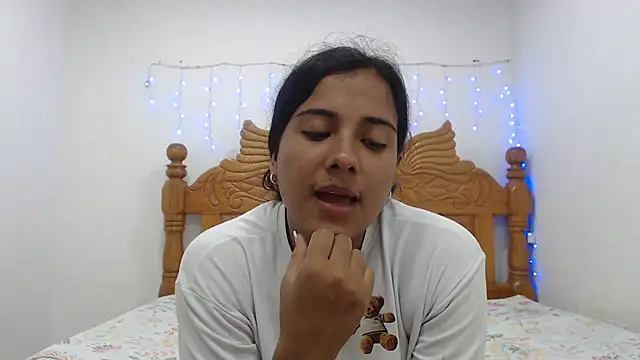 Snapshot of Coral0403 chatting on March 15, 2025, 12:47 am Coral0403 online show from March 15, 2025, 12:47 am