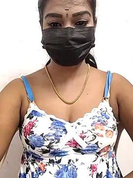 Snapshot of meena_27 chatting on November 18, 2025, 6:17 am meena 27 online show from November 18, 2025, 6:17 am