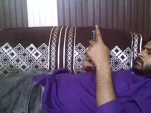 indihotguy online show from April 18, 2026, 8:09 pm