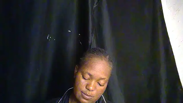 Snapshot of Queen-BD chatting on July 5, 2026, 10:05 pm Queen-BD online show from July 5, 2026, 10:05 pm