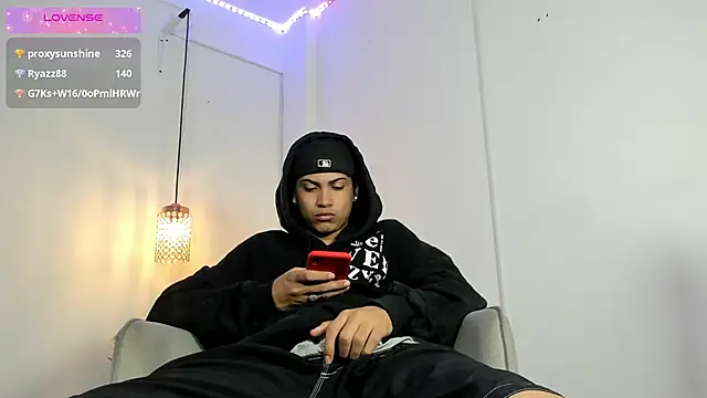 Snapshot of Br4ndxpimm chatting on October 14, 2025, 3:45 pm Br4ndxpimm online show from October 14, 2025, 3:45 pm