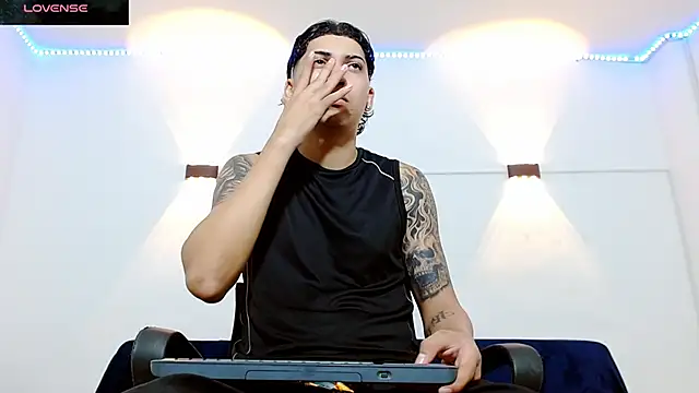 Snapshot of Br4ndxpimm chatting on November 5, 2025, 3:48 pm Br4ndxpimm online show from November 5, 2025, 3:48 pm