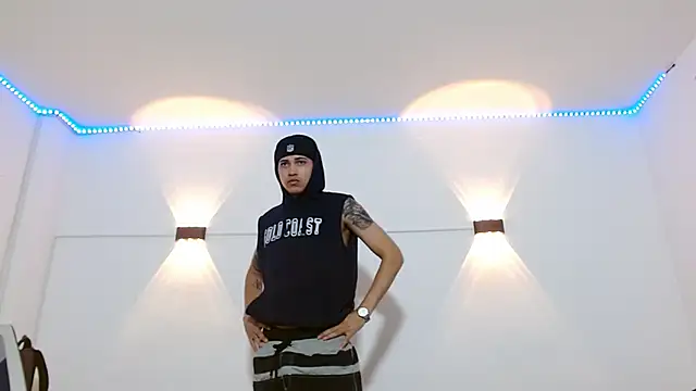 Snapshot of Br4ndxpimm chatting on October 9, 2025, 2:06 pm Br4ndxpimm online show from October 9, 2025, 2:06 pm