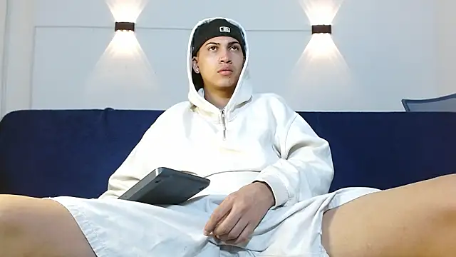 Snapshot of Br4ndxpimm chatting on October 8, 2025, 4:19 pm Br4ndxpimm online show from October 8, 2025, 4:19 pm