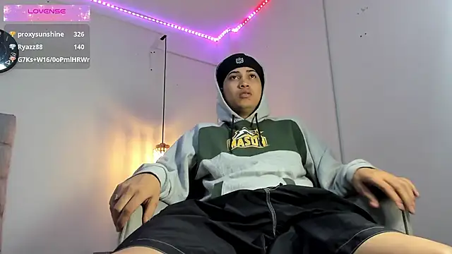 Snapshot of Br4ndxpimm chatting on October 13, 2025, 6:53 pm Br4ndxpimm online show from October 13, 2025, 6:53 pm