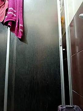 chinoxxx online show from October 18, 2025, 12:40 pm