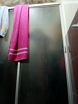 chinoxxx online show from April 22, 2026, 1:01 am