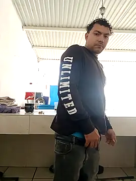 chinoxxx online show from March 4, 2026, 8:38 pm