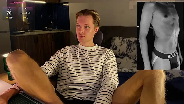 Leonnextdoor online show from February 15, 2026, 7:02 pm