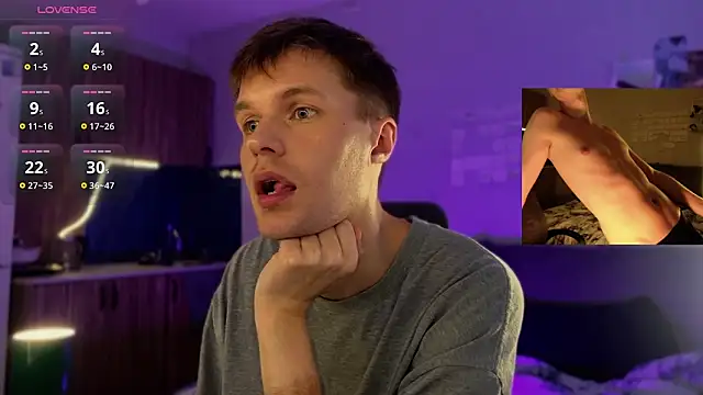 Leonnextdoor online show from March 19, 2026, 1:27 am