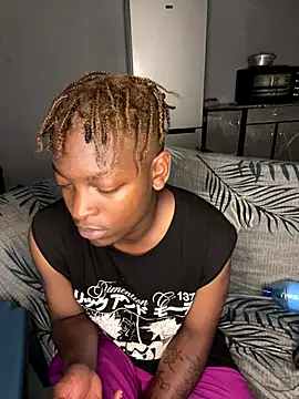 Redfucks333 online show from January 8, 2026, 9:54 pm