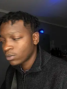 Redfucks333 online show from April 13, 2026, 4:33 pm