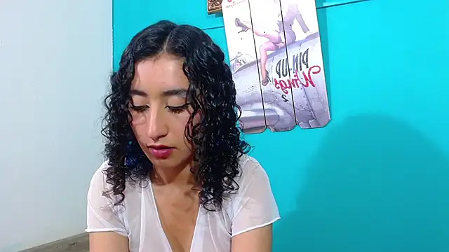 Snapshot of valerie_mase chatting on February 21, 2025, 7:43 pm valerie mase online show from February 21, 2025, 7:43 pm