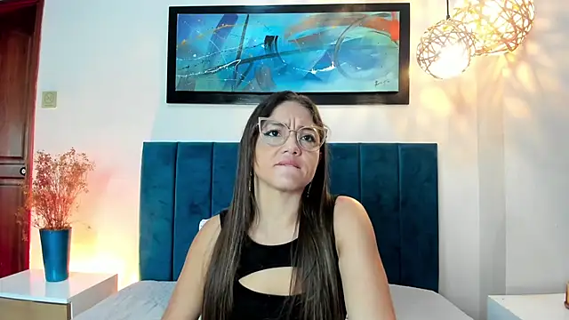 Snapshot of EloiseQuinn chatting on October 21, 2025, 1:21 pm EloiseQuinn online show from October 21, 2025, 1:21 pm