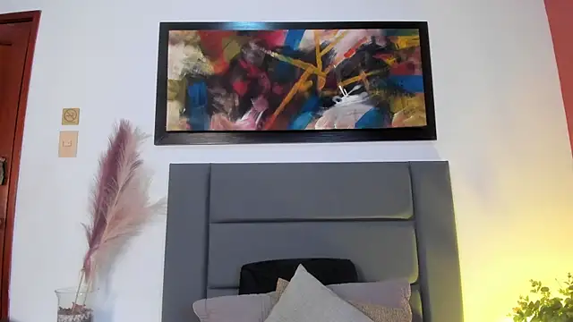 Snapshot of EloiseQuinn chatting on October 15, 2025, 1:08 pm EloiseQuinn online show from October 15, 2025, 1:08 pm