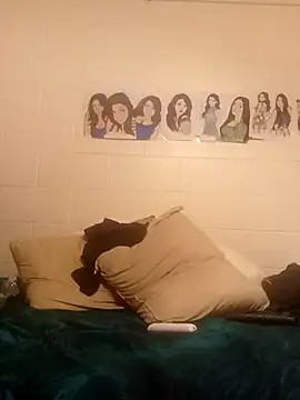 k1oudE online show from October 6, 2025, 5:19 am