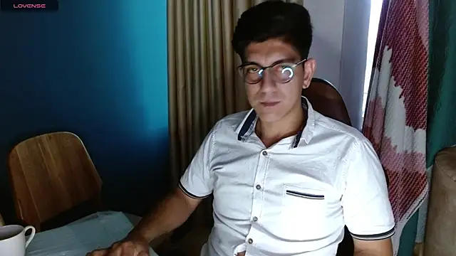 Noah-cock online show from November 26, 2025, 10:32 pm