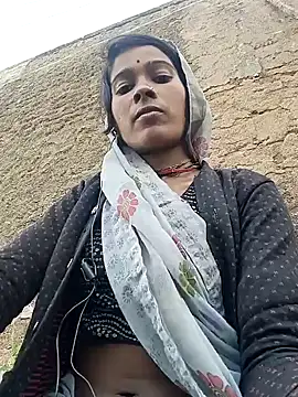 Arini Arora online show from February 12, 2025, 10:46 am