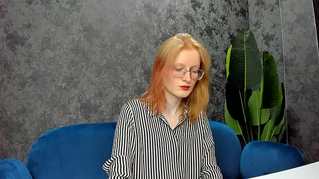 Snapshot of ElizabethHarpper chatting on February 3, 2025, 8:02 am ElizabethHarpper online show from February 3, 2025, 8:02 am