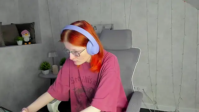 Snapshot of ElizabethHarpper chatting on February 10, 2026, 9:30 am ElizabethHarpper online show from February 10, 2026, 9:30 am