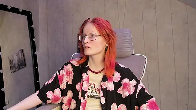 Snapshot of ElizabethHarpper chatting on February 6, 2026, 8:21 am ElizabethHarpper online show from February 6, 2026, 8:21 am