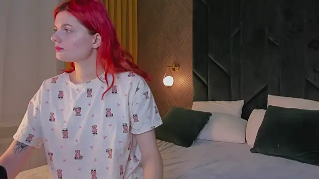 Snapshot of CharlotteMitchell chatting on February 5, 2026, 9:16 am CharlotteMitchell online show from February 5, 2026, 9:16 am