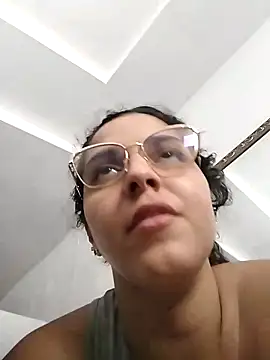 gatinhahot online show from December 28, 2024, 4:30 pm