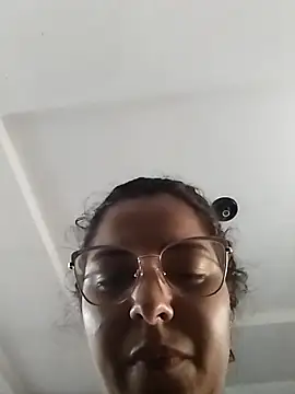 gatinhahot online show from December 28, 2024, 7:33 pm