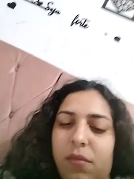 gatinhahot online show from December 31, 2024, 9:53 am