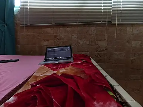 Rocket1978 online show from November 12, 2025, 5:50 pm