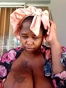 Snapshot of SexyLadyBoosxx chatting on October 17, 2025, 1:02 pm SexyLadyBoosxx online show from October 17, 2025, 1:02 pm