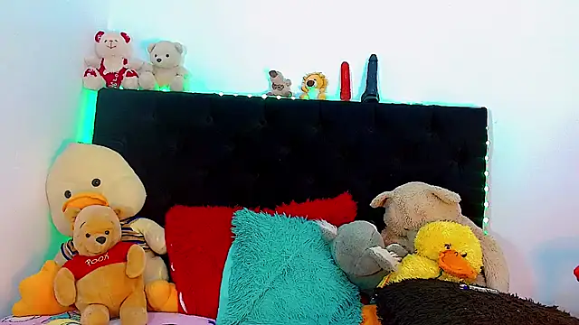 Snapshot of Alextwink chatting on October 23, 2025, 11:47 pm Alextwink online show from October 23, 2025, 11:47 pm