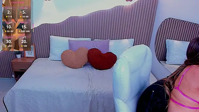 Annie kurt  online show from September 12, 2025, 5:24 pm