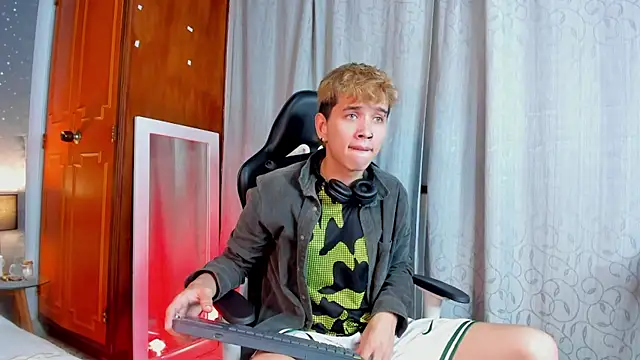 Snapshot of Brian-Ausslos chatting on February 13, 2025, 4:54 am Brian-Ausslos online show from February 13, 2025, 4:54 am