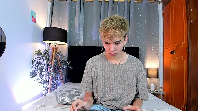 Snapshot of Brian-Ausslos chatting on February 11, 2025, 4:33 am Brian-Ausslos online show from February 11, 2025, 4:33 am