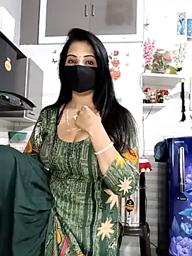 Snapshot of Best-Couple chatting on March 2, 2026, 5:19 am Best-Couple online show from March 2, 2026, 5:19 am