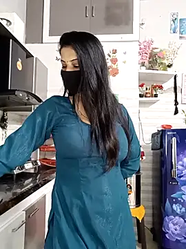 Snapshot of Best-Couple chatting on February 11, 2026, 3:50 am Best-Couple online show from February 11, 2026, 3:50 am