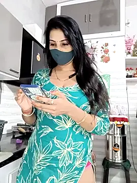 Best-Couple online show from October 16, 2025, 2:42 am