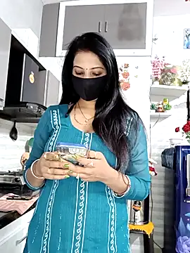 Best-Couple online show from April 15, 2026, 3:56 am