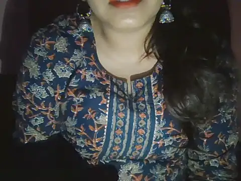 Hot-shanvi online show from May 1, 2026, 11:32 pm