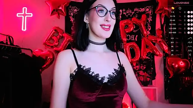 Miss Alice   online show from November 7, 2025, 1:21 am