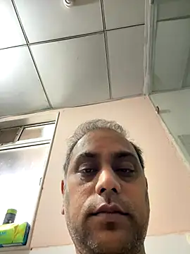Snapshot of crazypk_horny chatting on December 4, 2025, 7:40 am crazypk horny online show from December 4, 2025, 7:40 am