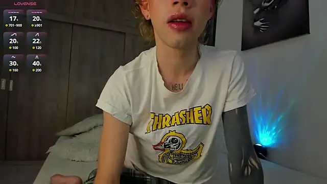 Henophiid online show from October 25, 2025, 10:58 am