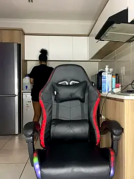 Thando04 online show from September 9, 2025, 12:54 am