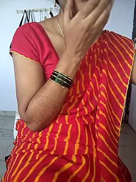 Snapshot of lovelygirl4567 chatting on December 18, 2025, 5:34 am lovelygirl4567 online show from December 18, 2025, 5:34 am