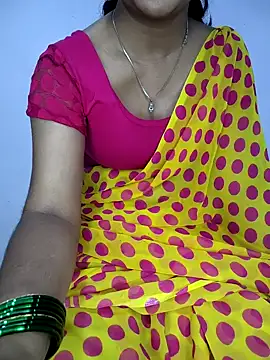 lovelygirl4567 online show from April 4, 2026, 6:03 pm