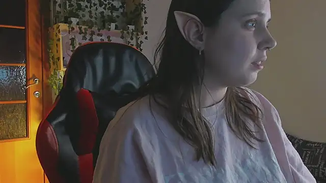  lisacute online show from March 2, 2025, 2:15 pm