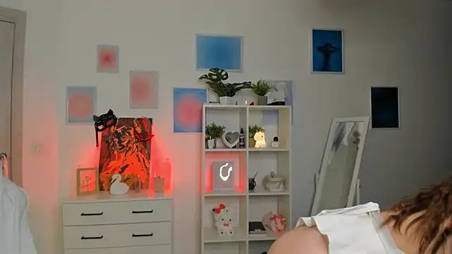 MiaVixxen online show from October 25, 2025, 4:44 am