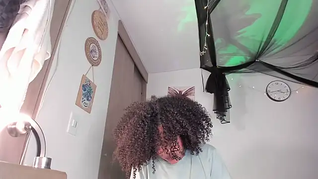 bronwgirl69 online show from October 9, 2025, 10:10 pm