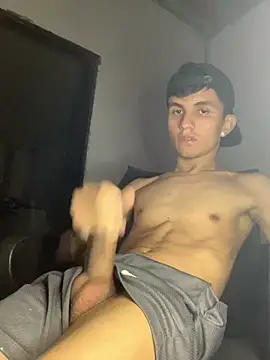 gabrielzinnnn085 online show from February 27, 2026, 9:36 pm